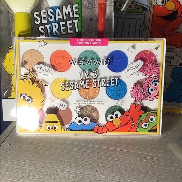 Wet n Wild Sesame Street Lot 7 items Eyeshadow Sponge Brush Set Jewel Headband - Picture 6 of 6